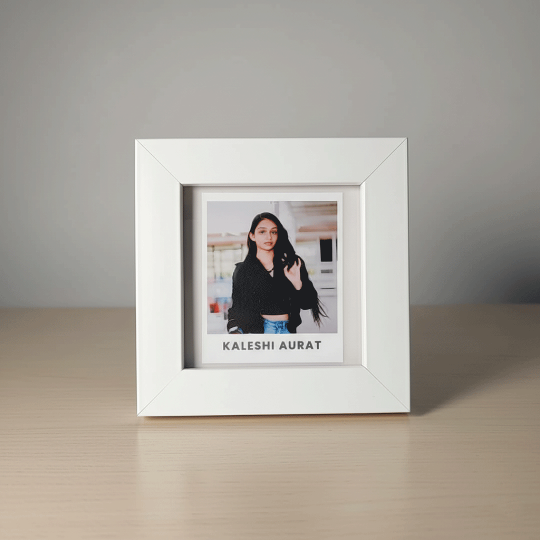 Couple Mini Frame- Calm Aadmi, Kaleshi Aurat